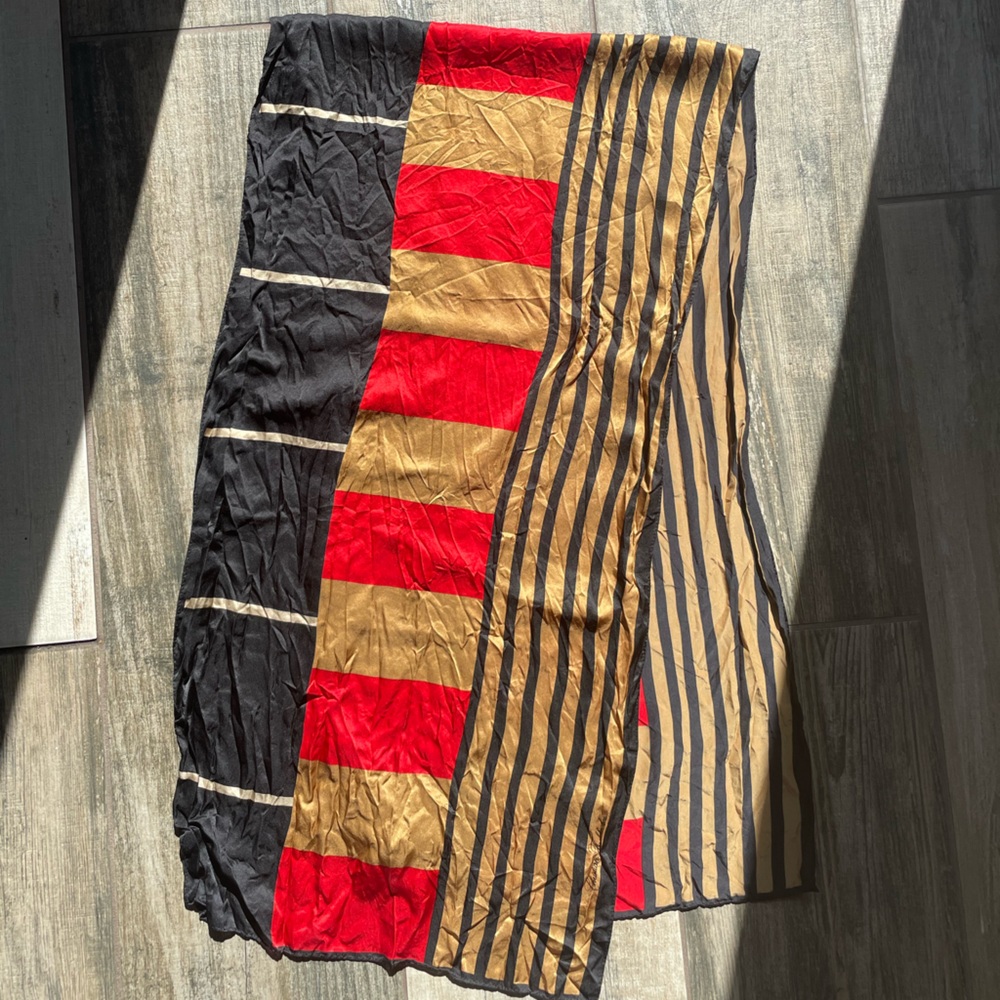 Christian Fischbacher - 100% silk scarf